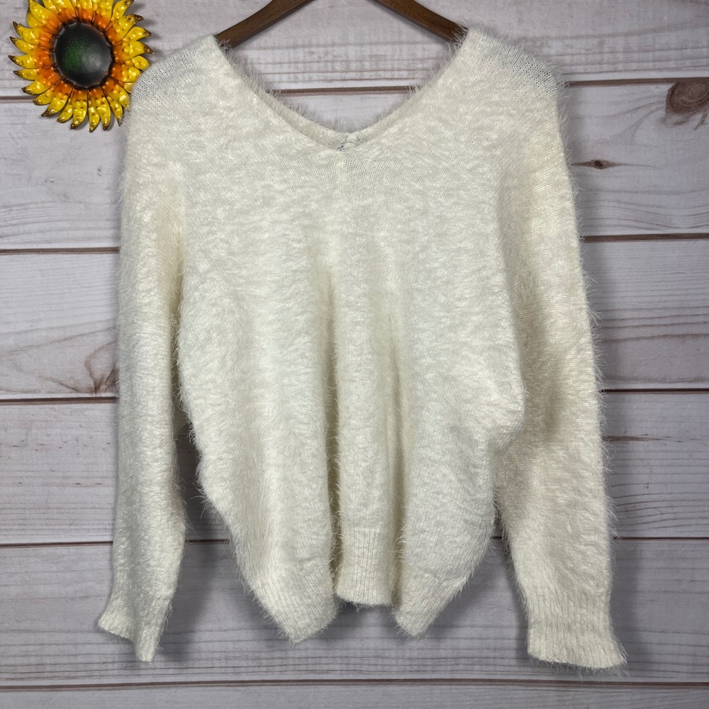 She + Sky Cream Eyelash Knit V-Neck Batwing Sleeve Fuzzy Sweater Women M/L